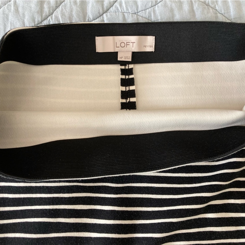 Loft Pencil Skirt - Petite Medium - Picture 4 of 6